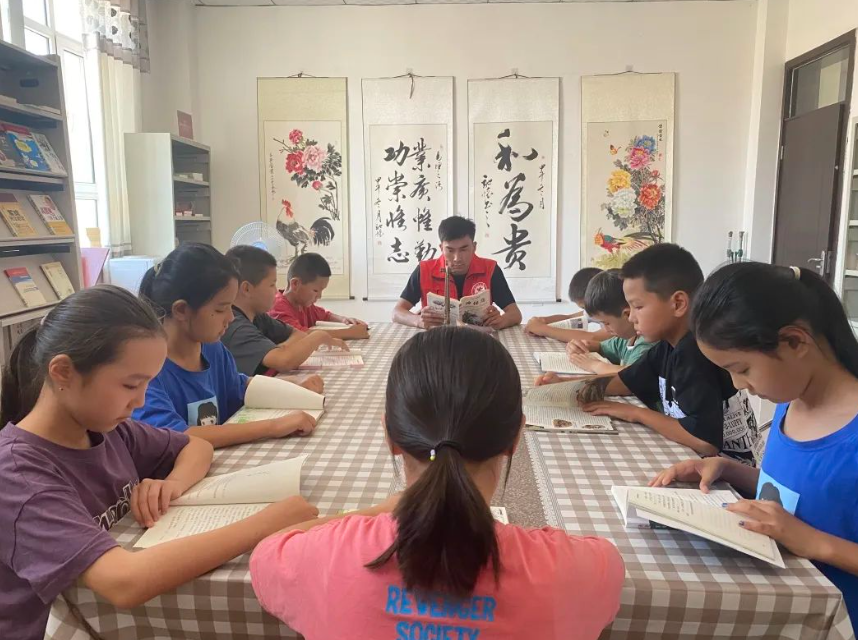 云南林业职业技术学院学子唐玥开展社会实践 以园林技能助力社区环境美化